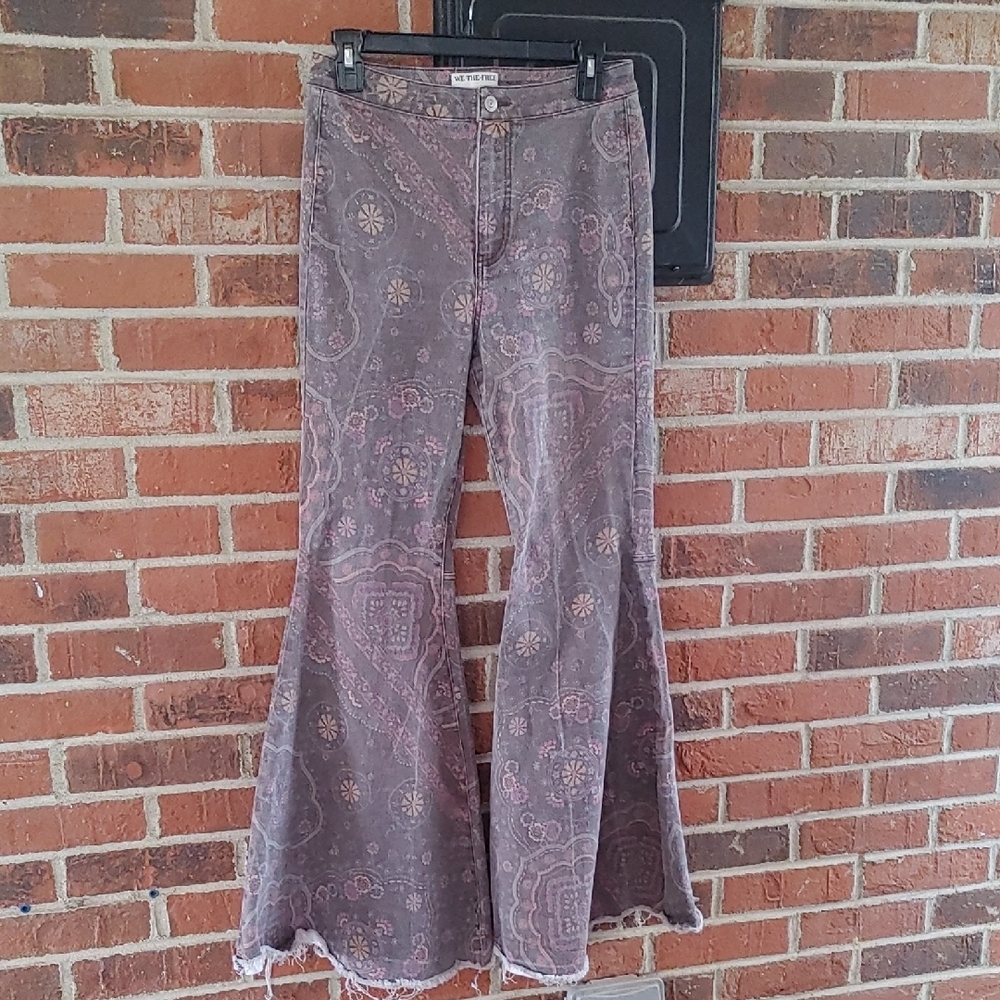 We The Free Just Float On Printed Bellbottom Jeans Size 29 (1703)